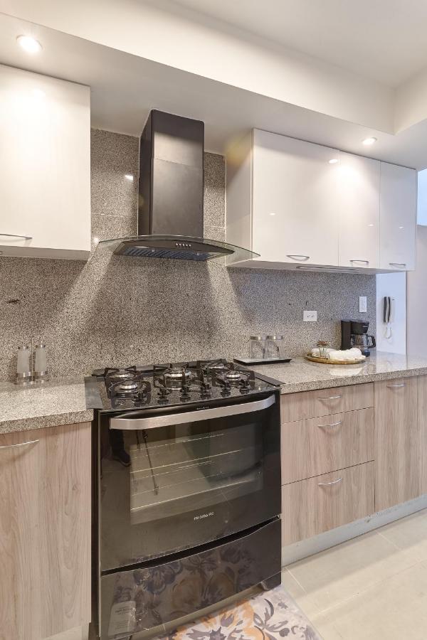Dom. Rep. Exclusive 2 Bed Apt. Evaristo Morales Santo Domingo Exterior photo